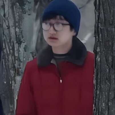 the-holdovers-2023-ye-joon-park-jacket