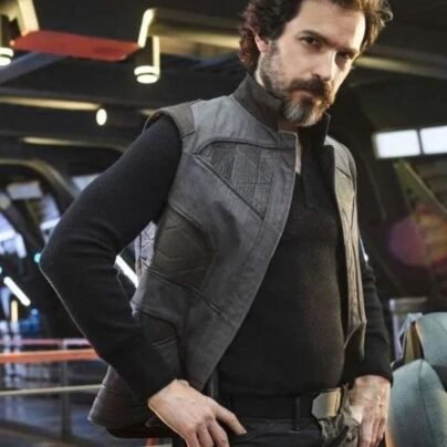 cristóbal-star-trek-picard-vest