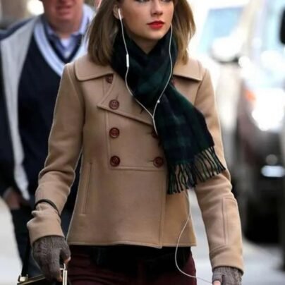 taylor-swift-in-new-york-street-peacoat